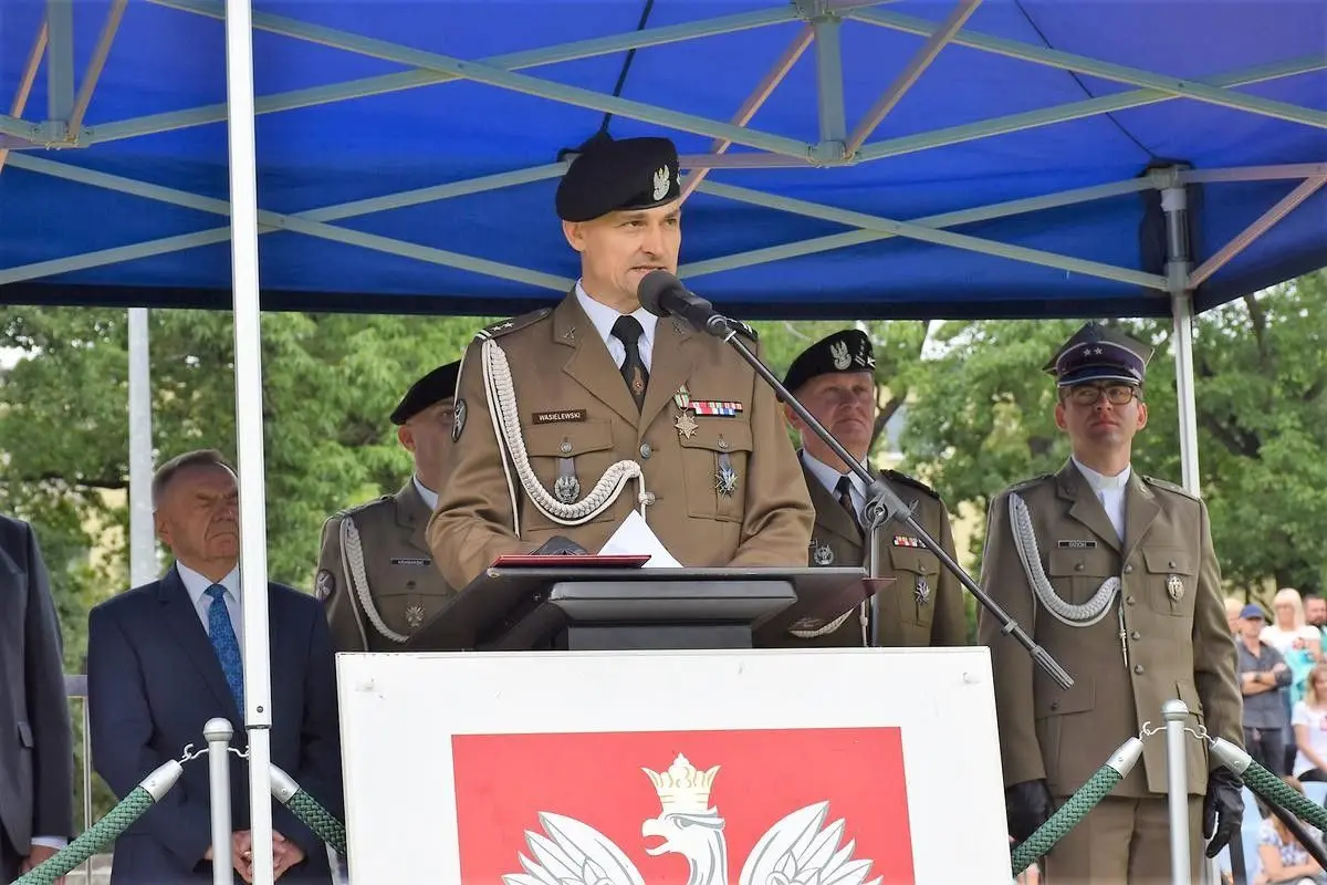 Przysięga wojskowa niemal 200 elewów na stadionie w Bolesławcu