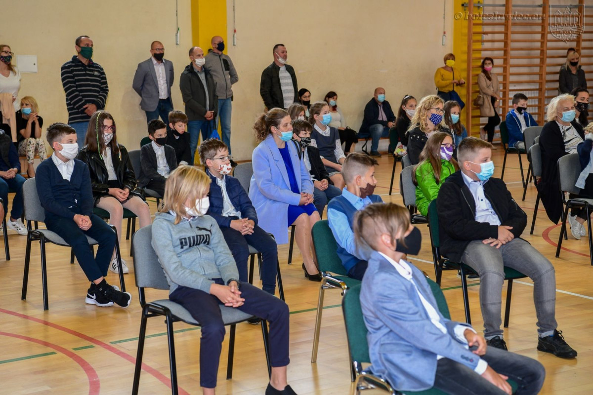 Rozpoczęcie roku szkolnego w SP nr 4 w Bolesławcu