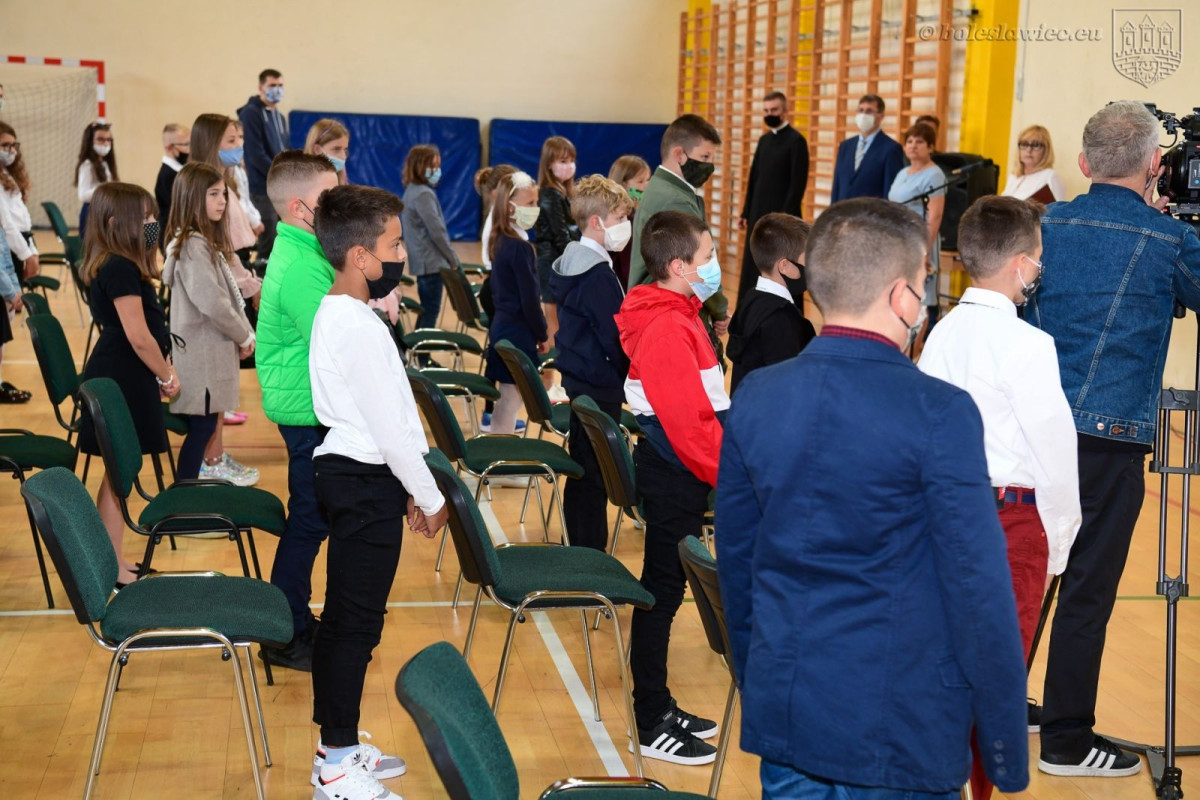 Rozpoczęcie roku szkolnego w SP nr 4 w Bolesławcu