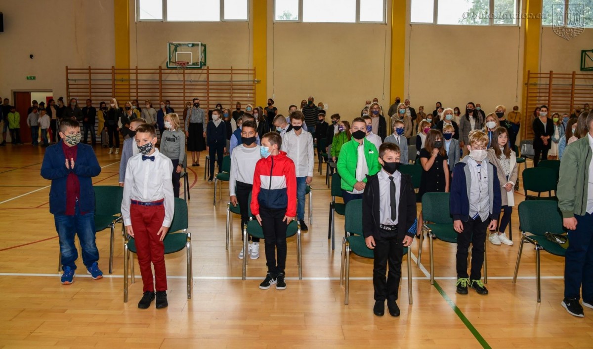 Rozpoczęcie roku szkolnego w SP nr 4 w Bolesławcu