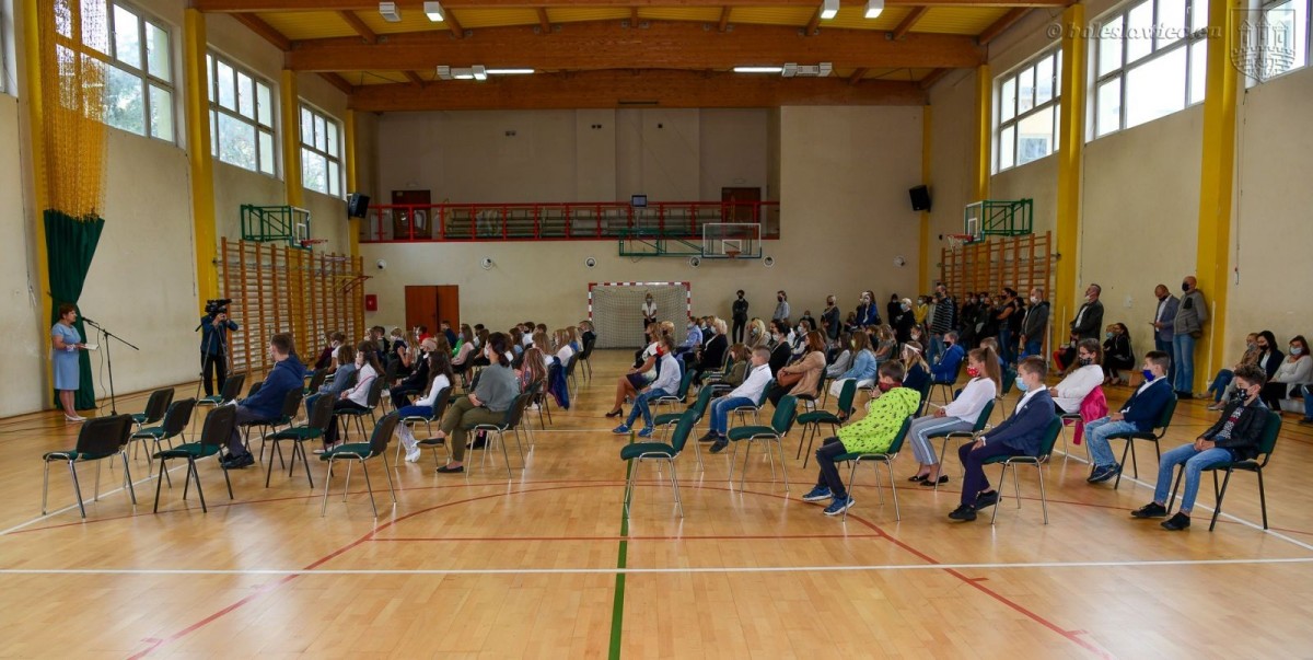 Rozpoczęcie roku szkolnego w SP nr 4 w Bolesławcu