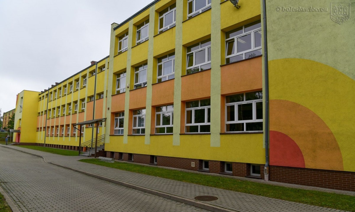 Rozpoczęcie roku szkolnego w SP nr 4 w Bolesławcu