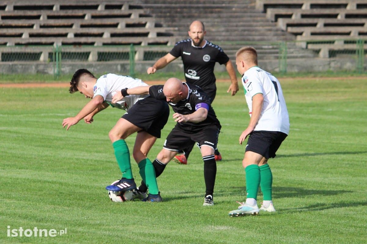 Wielkie emocje przy Spółdzielczej. BKS wygrywa z Leśnikiem w pucharze