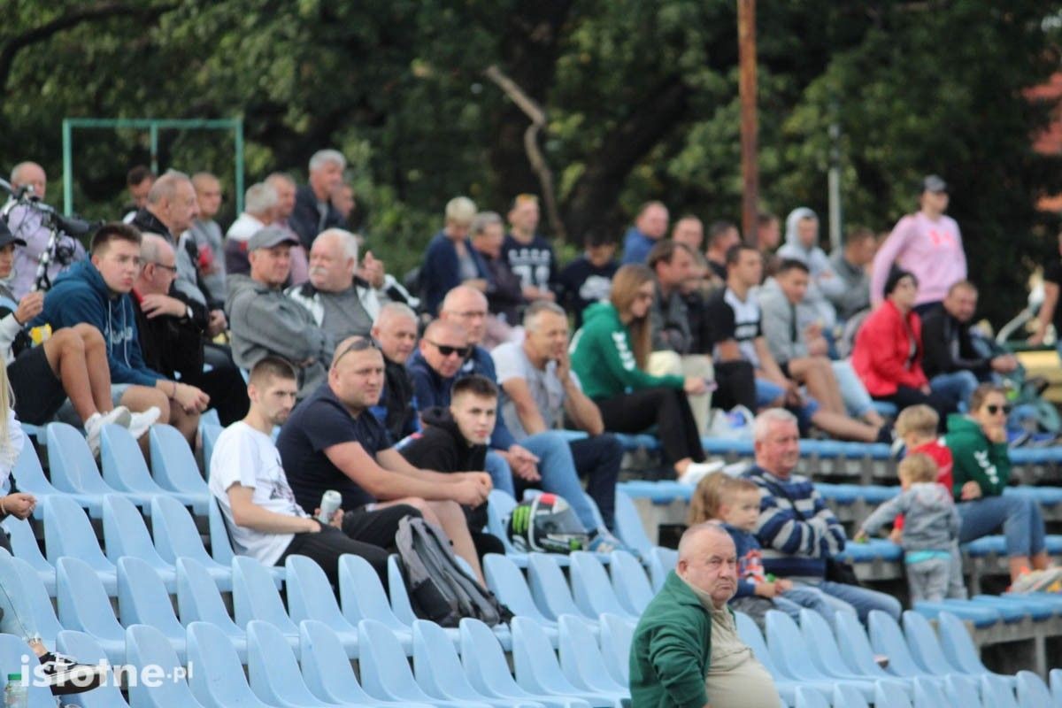 Wielkie emocje przy Spółdzielczej. BKS wygrywa z Leśnikiem w pucharze