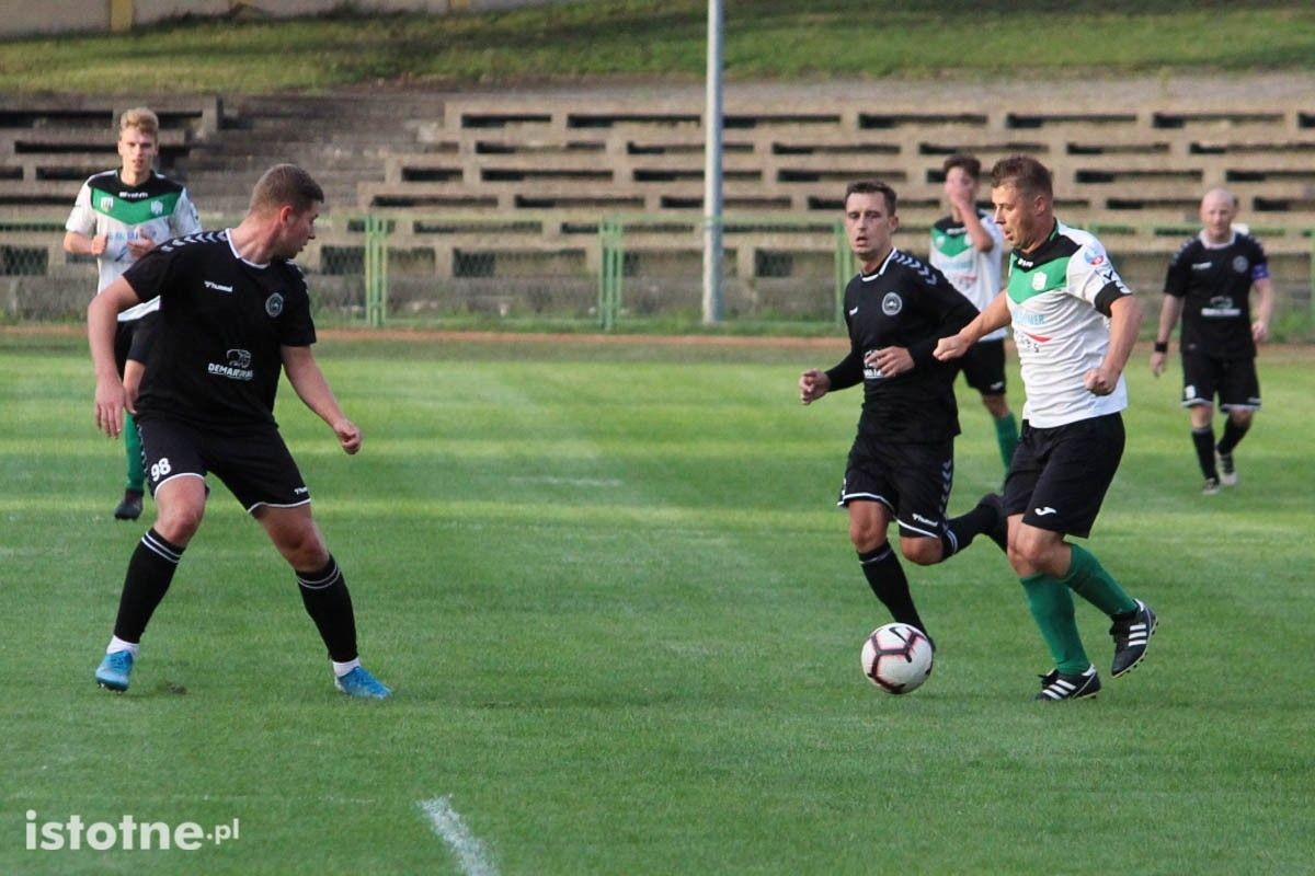 Wielkie emocje przy Spółdzielczej. BKS wygrywa z Leśnikiem w pucharze