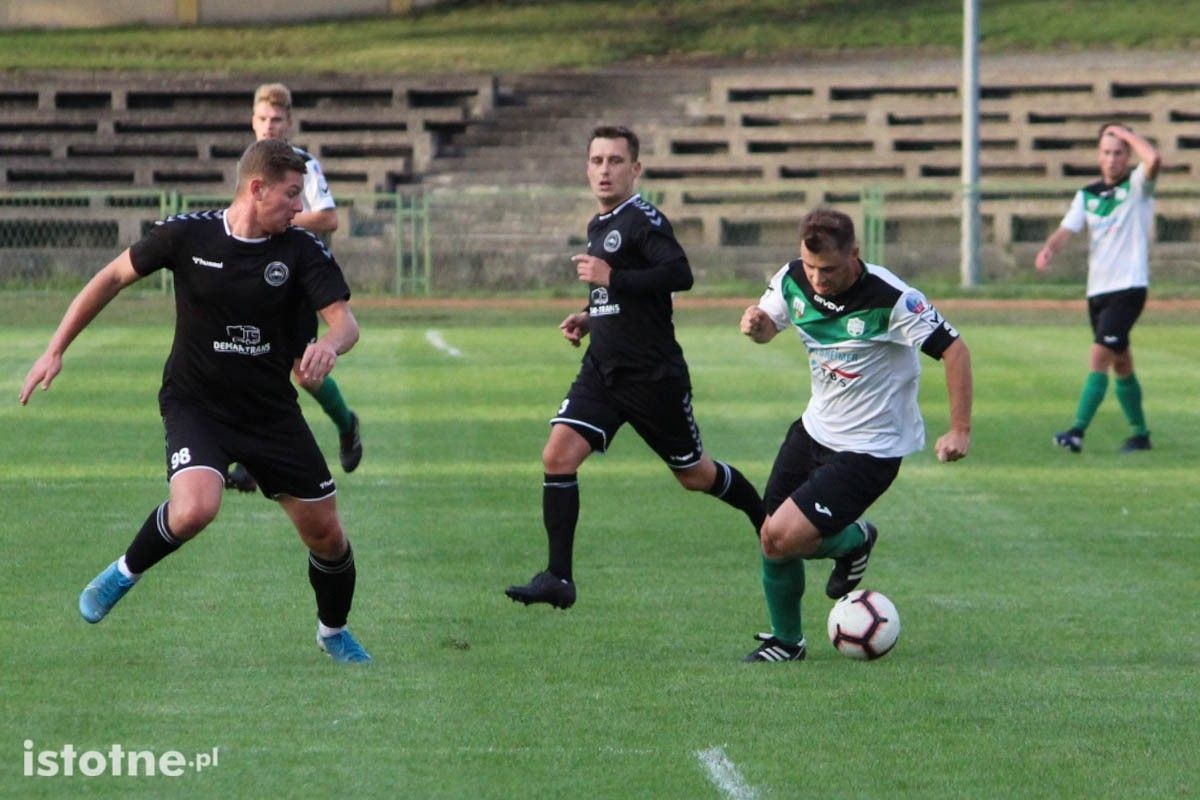 Wielkie emocje przy Spółdzielczej. BKS wygrywa z Leśnikiem w pucharze