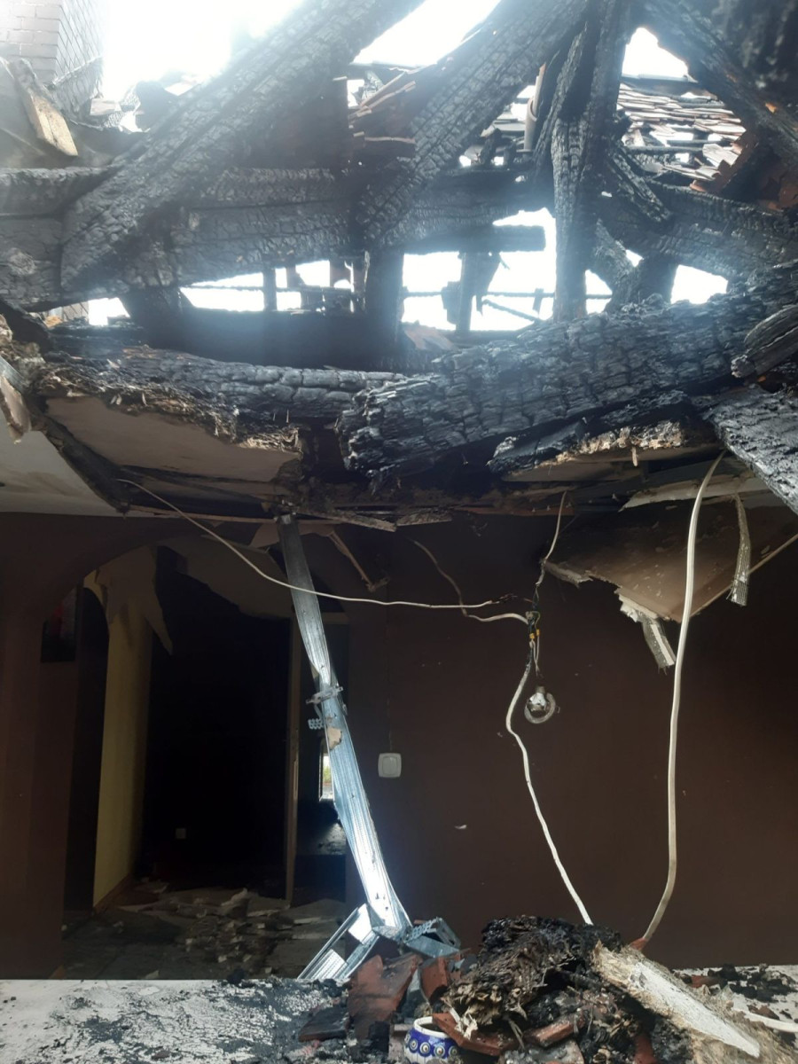 Pożar budynku wielorodzinnego w Czernej (gmina Nowogrodziec, powiat bolesławiecki)