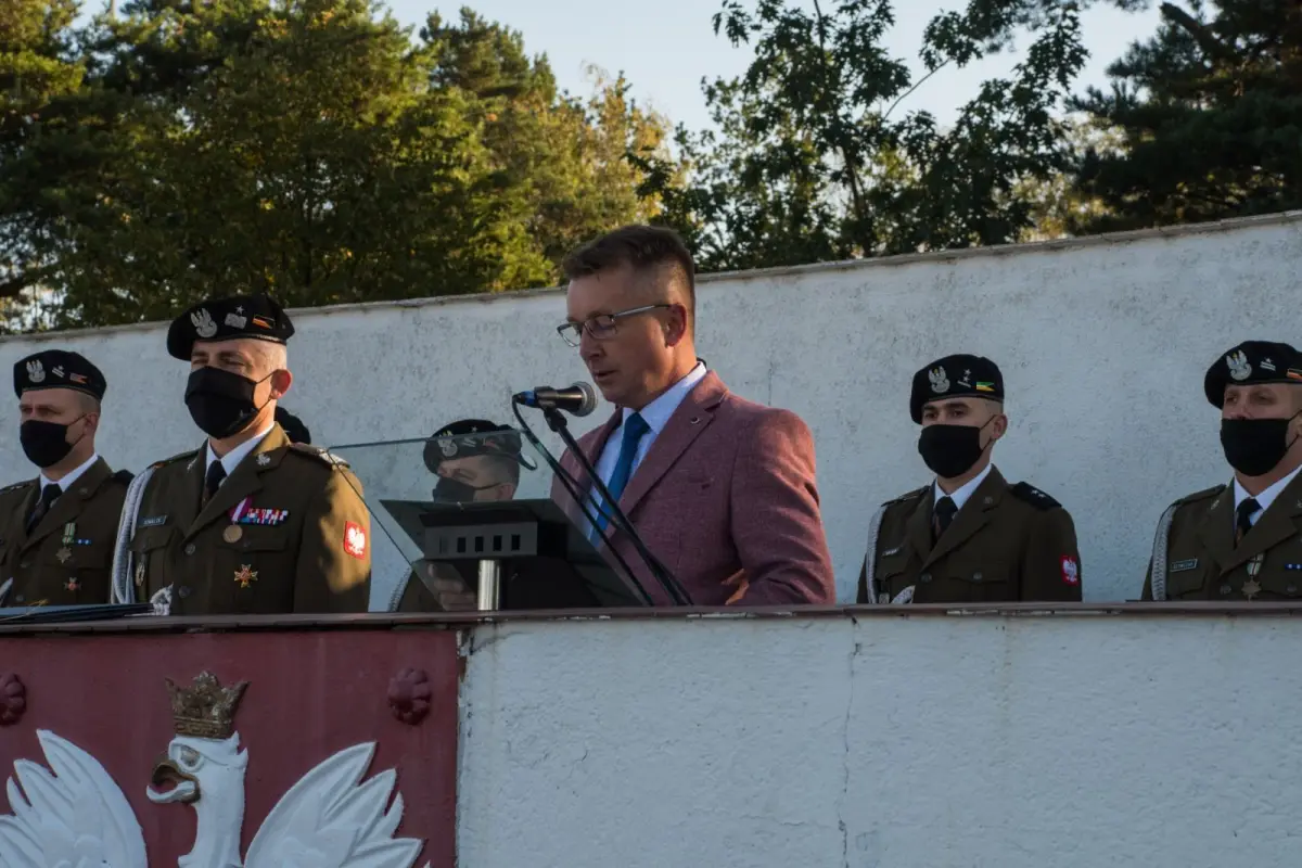 Uroczysta przysięga żołnierzy w 10 Brygadzie Kawalerii Pancernej w Świętoszowie (gmina Osiecznica, powiat bolesławiecki)