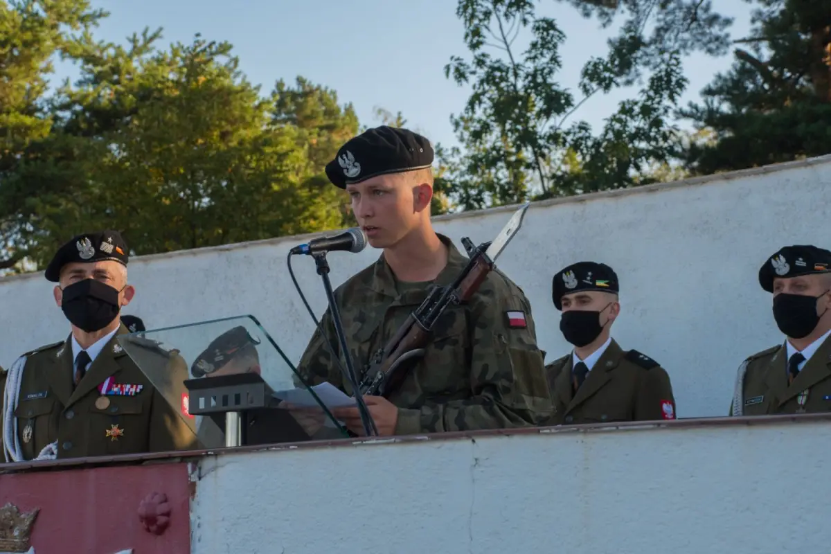 Uroczysta przysięga żołnierzy w 10 Brygadzie Kawalerii Pancernej w Świętoszowie (gmina Osiecznica, powiat bolesławiecki)