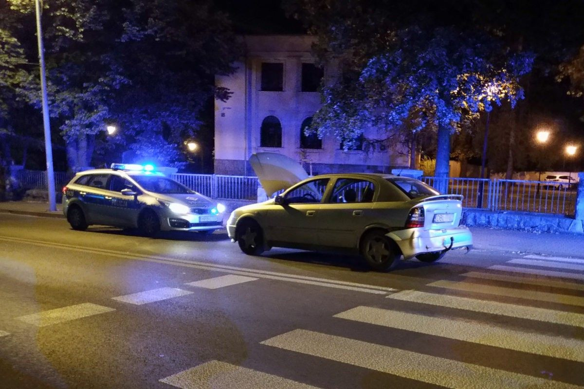 Zderzenie dwóch aut na Chrobrego