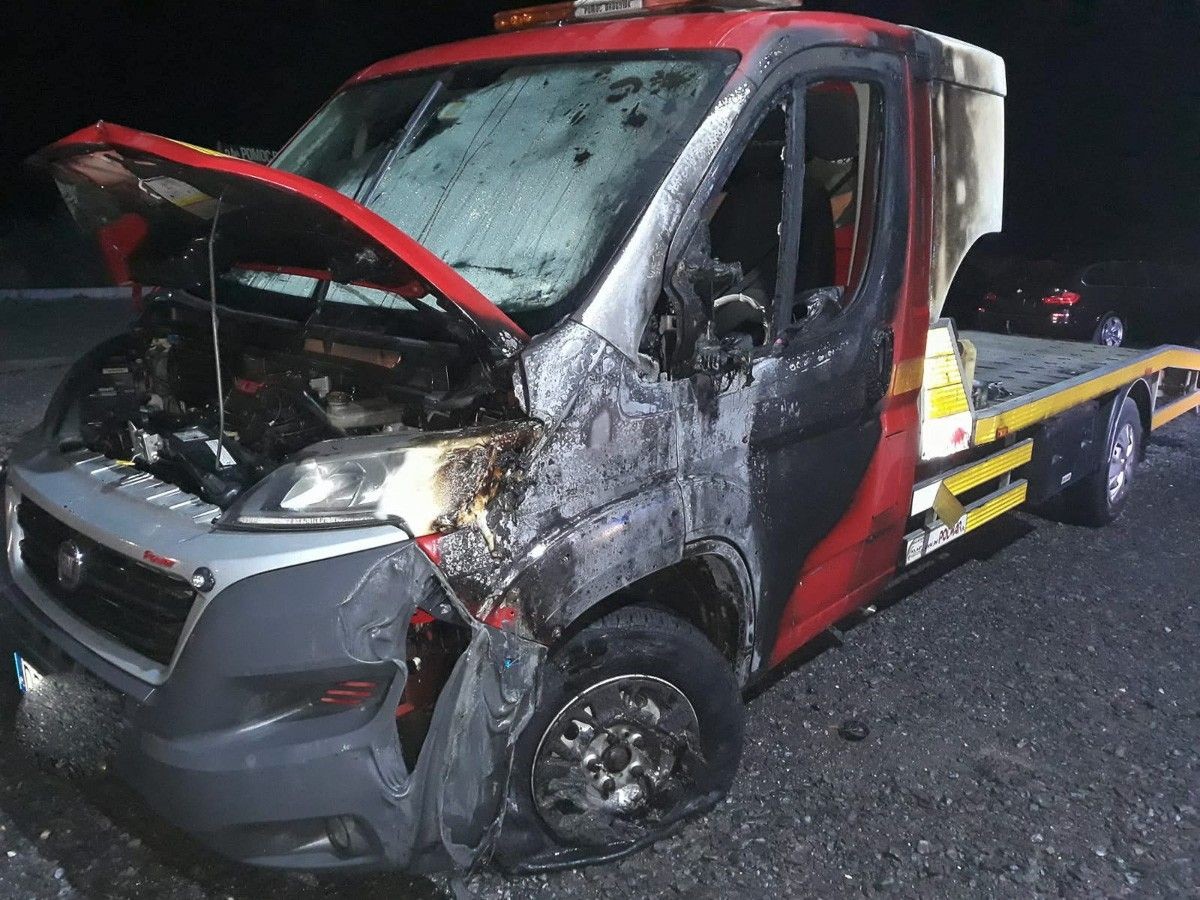 Pożar dwóch pojazdów w Zebrzydowej (gmina Nowogrodziec, powiat bolesławiecki)