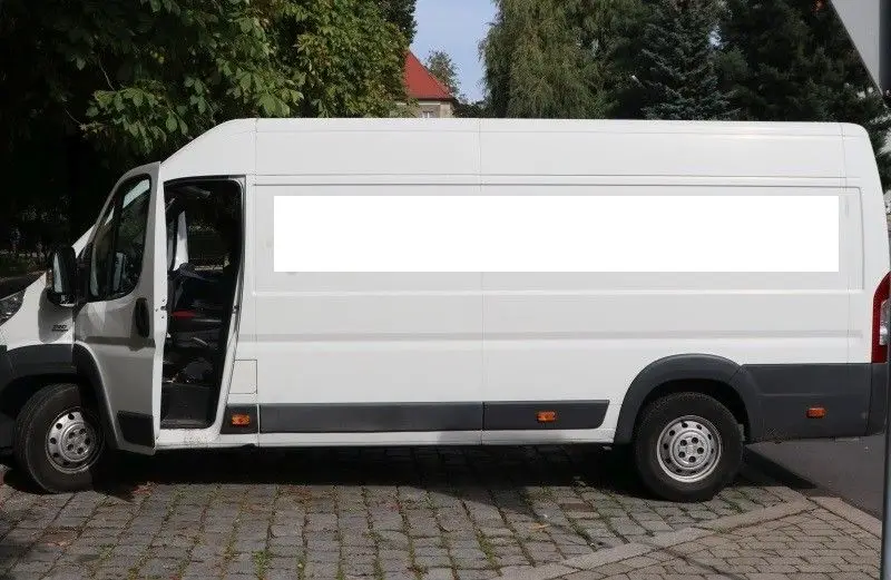 Podejrzany i odzyskane auto