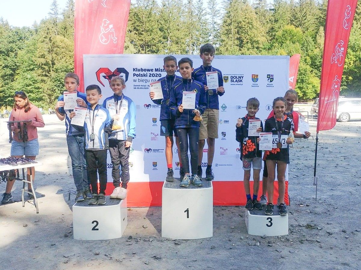 Biegacze z Iwin z medalami Klubowych Mistrzostw Polski