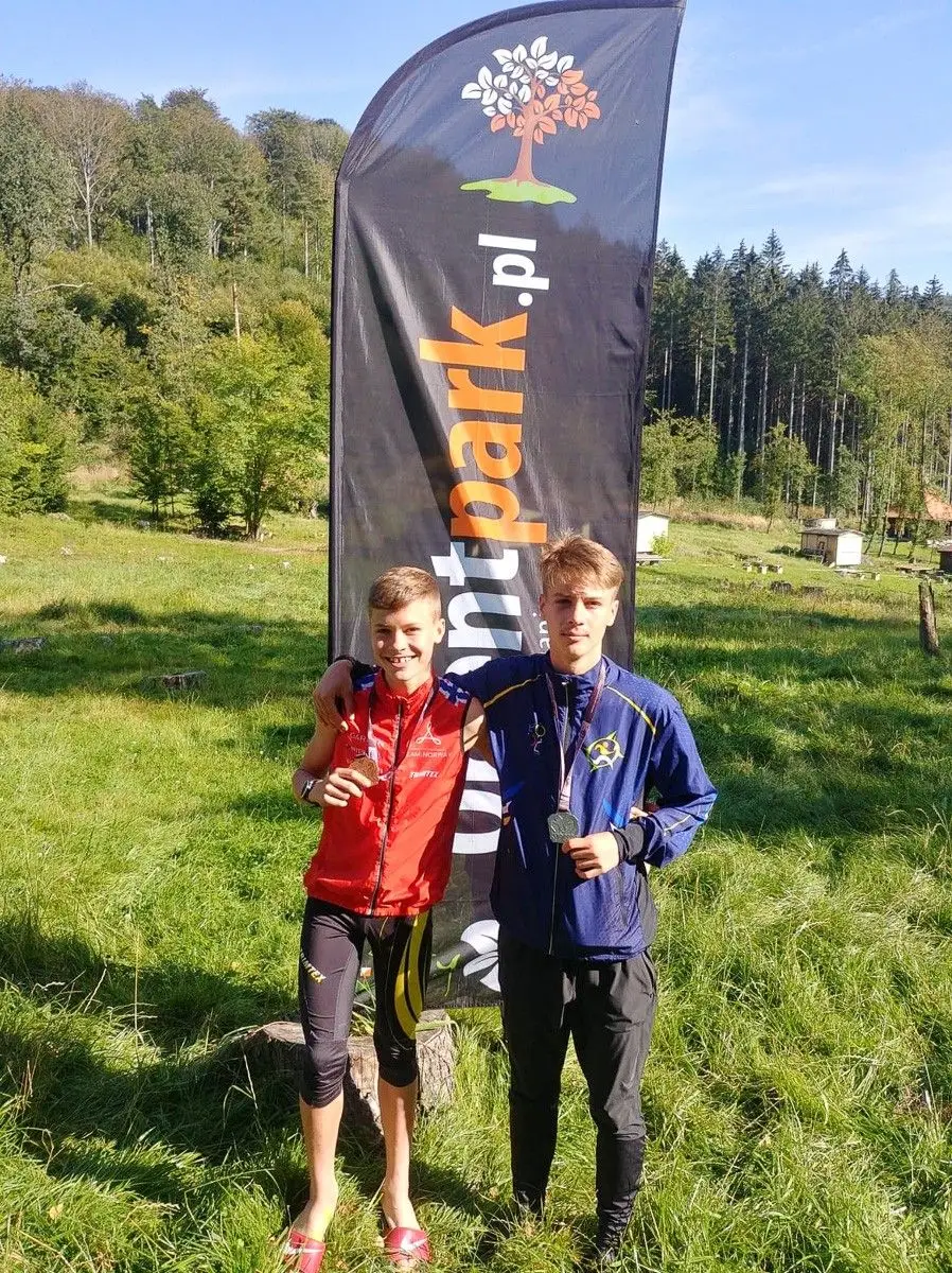 Biegacze z Iwin z medalami Klubowych Mistrzostw Polski