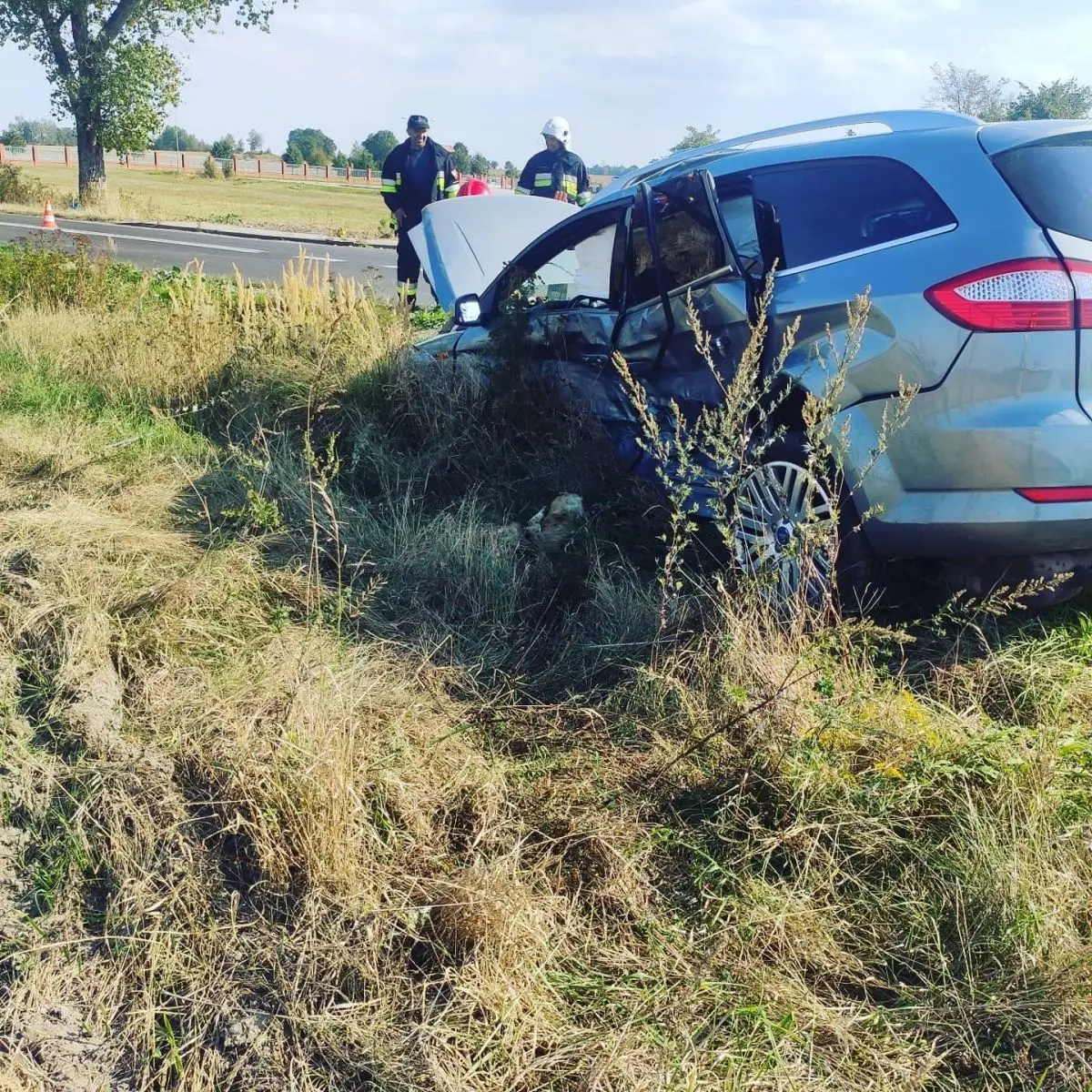 Zderzenie dwóch aut w Nowogrodźcu