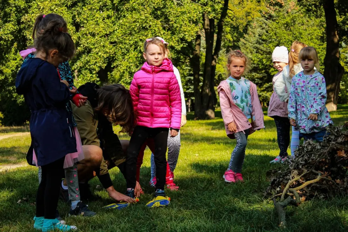 Ponad 120 przedszkolaków powitało jesień na Bobrowej ścieżce