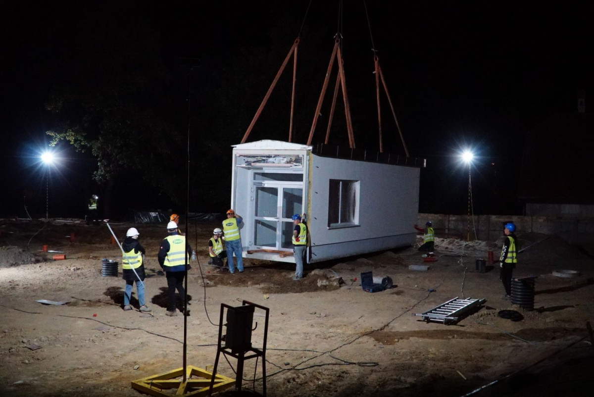 Bolesławiecki szpital rośnie w oczach. Pierwsze moduły już są