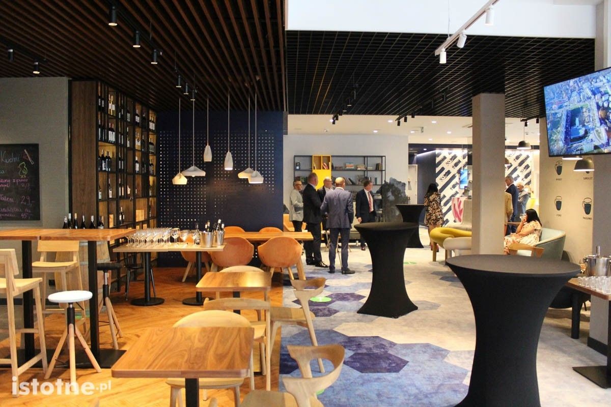 Hotel Ibis, Restauracja Winestone i Kręgielnia oficjalnie otwarte