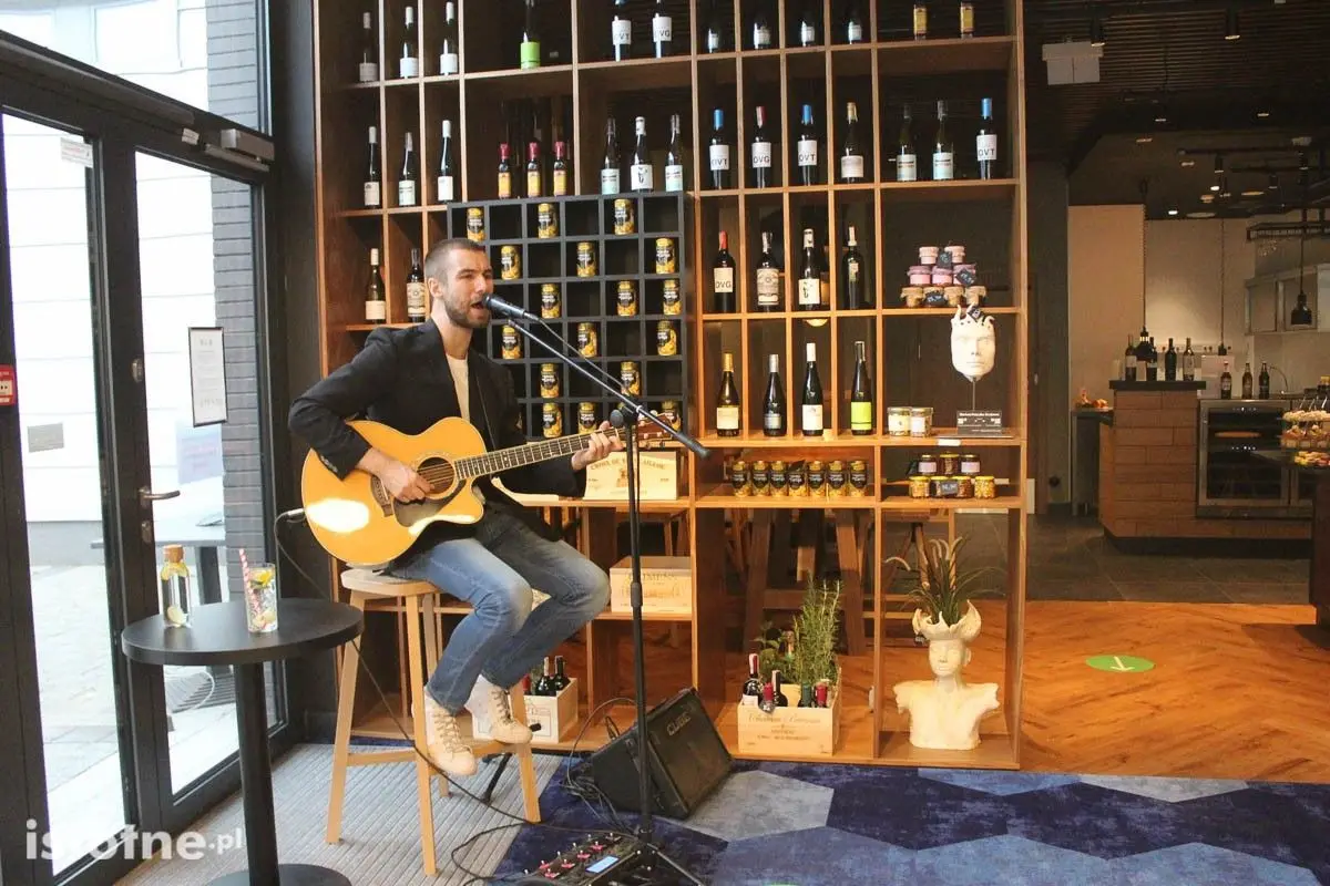 Hotel Ibis, Restauracja Winestone i Kręgielnia oficjalnie otwarte