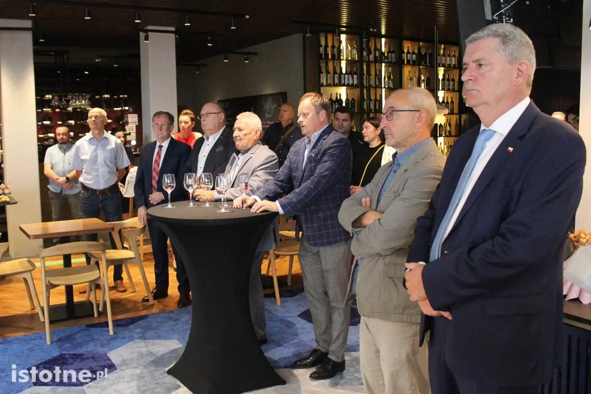 Hotel Ibis, Restauracja Winestone i Kręgielnia oficjalnie otwarte