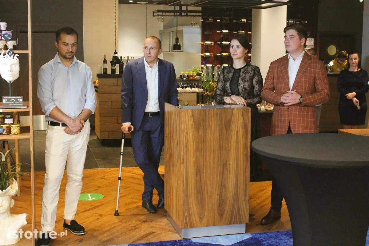 Hotel Ibis, Restauracja Winestone i Kręgielnia oficjalnie otwarte