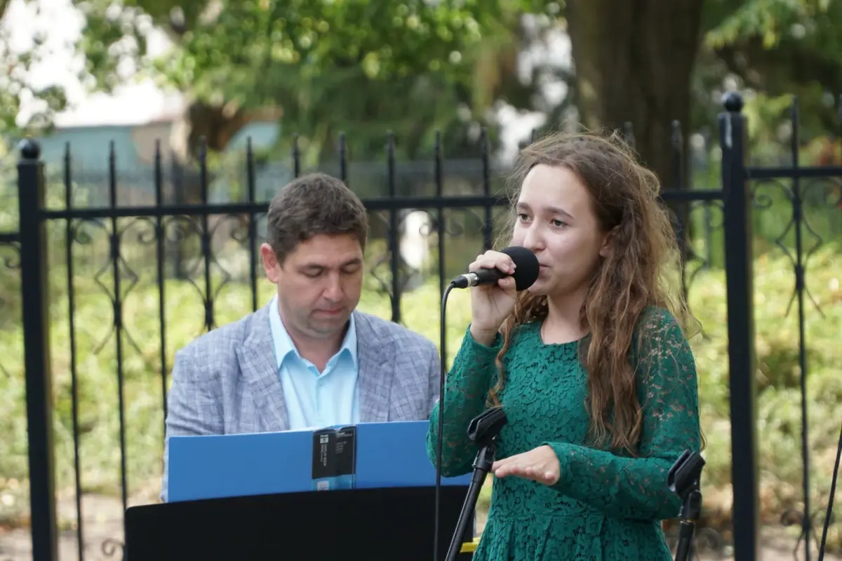 INIEMAMOCNE: czwartkowy koncert podokienny