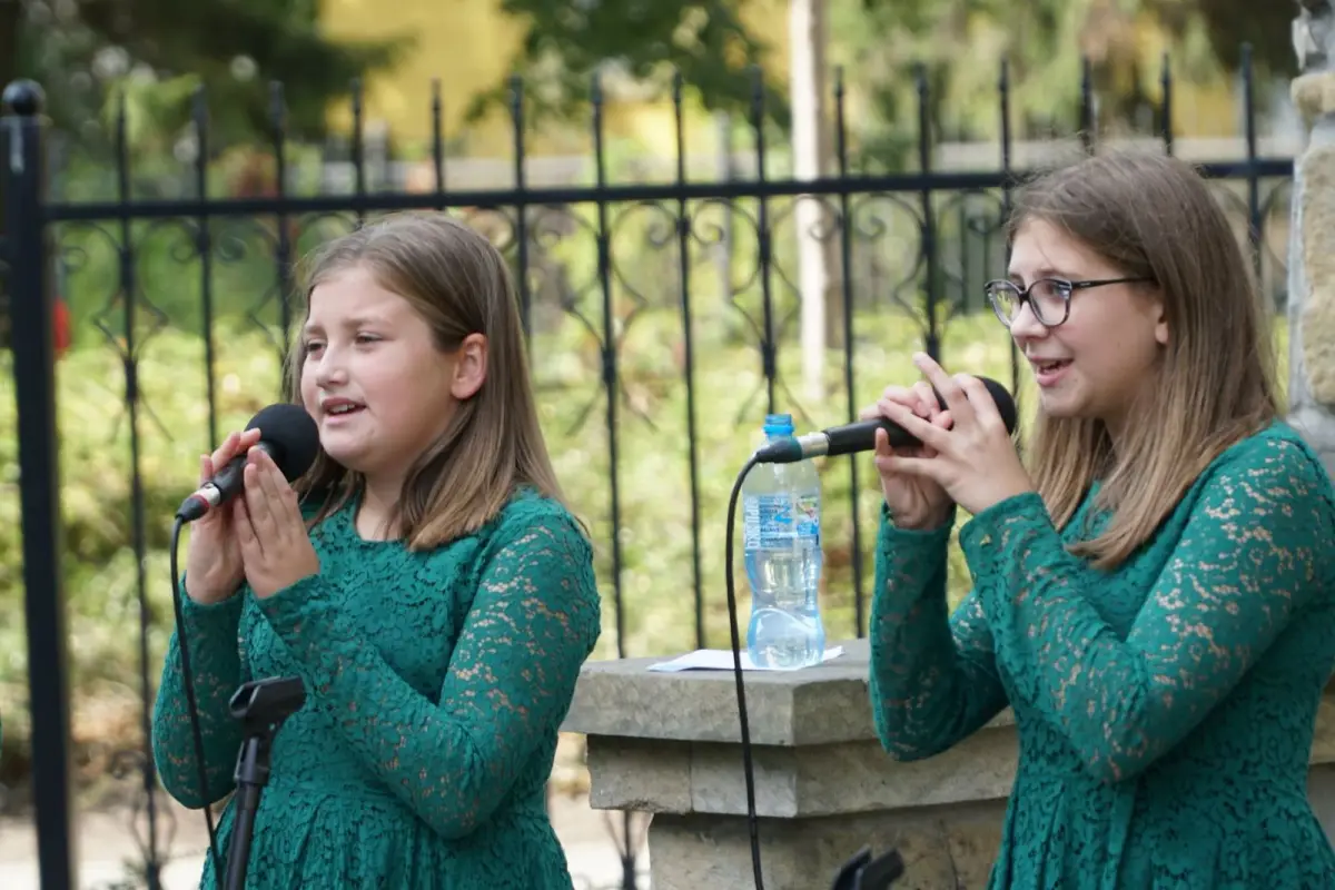 INIEMAMOCNE: czwartkowy koncert podokienny