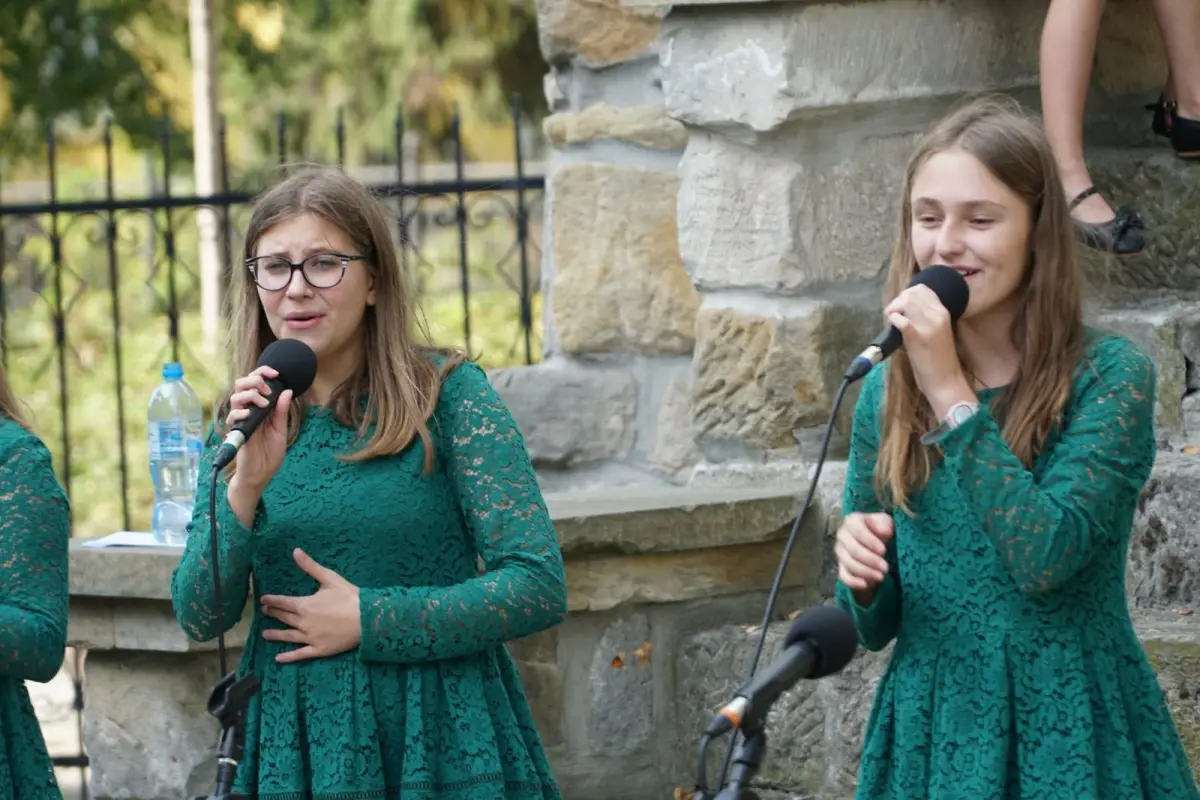 INIEMAMOCNE: czwartkowy koncert podokienny