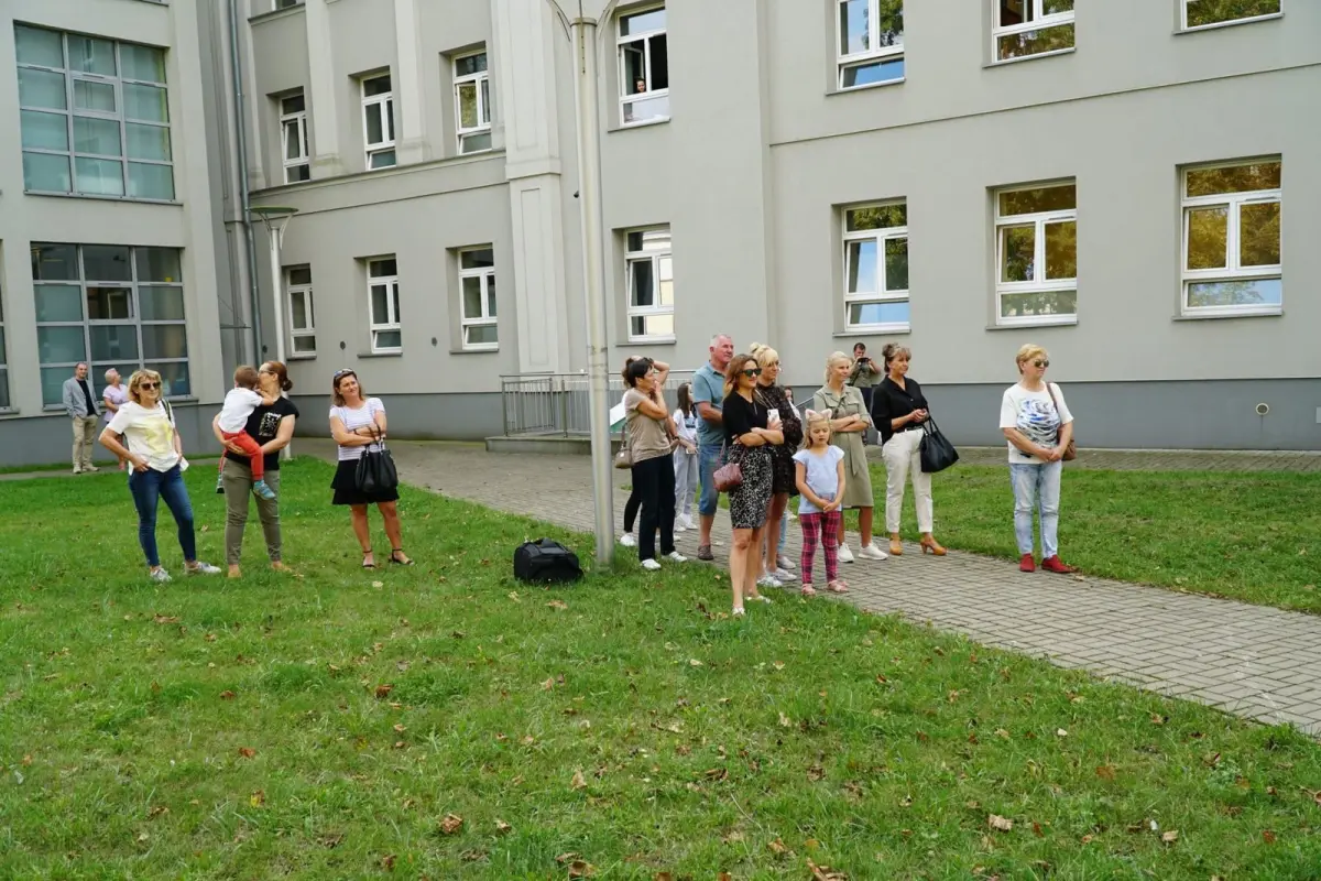 INIEMAMOCNE: czwartkowy koncert podokienny