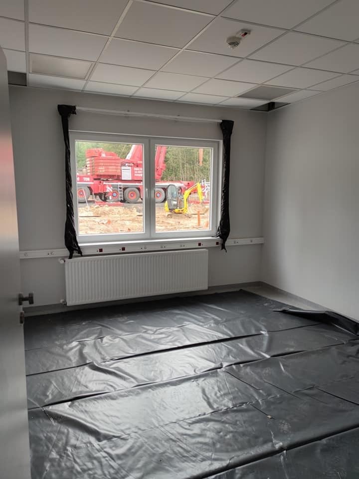 Wnętrze modułów szpitala dla zakażonych covidem