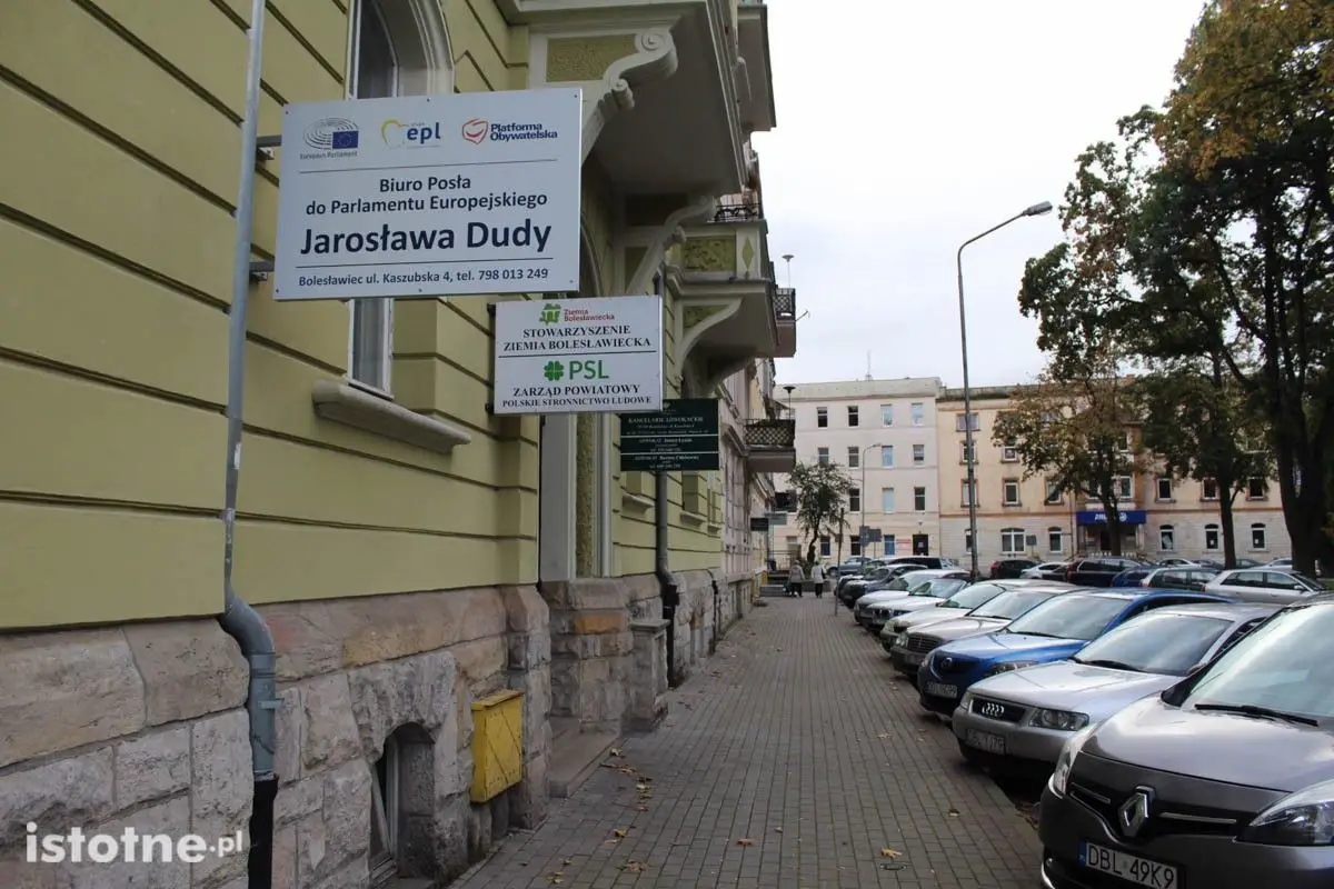 Posłowie Piotr Borys i Jarosław Duda otworzyli swoje biura w Bolesławcu