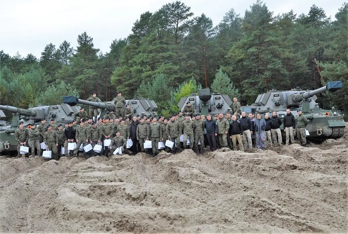 Bolesławieccy artylerzyści zakończyli szkolenie m.in. na terenie Huty Stalowa Wola