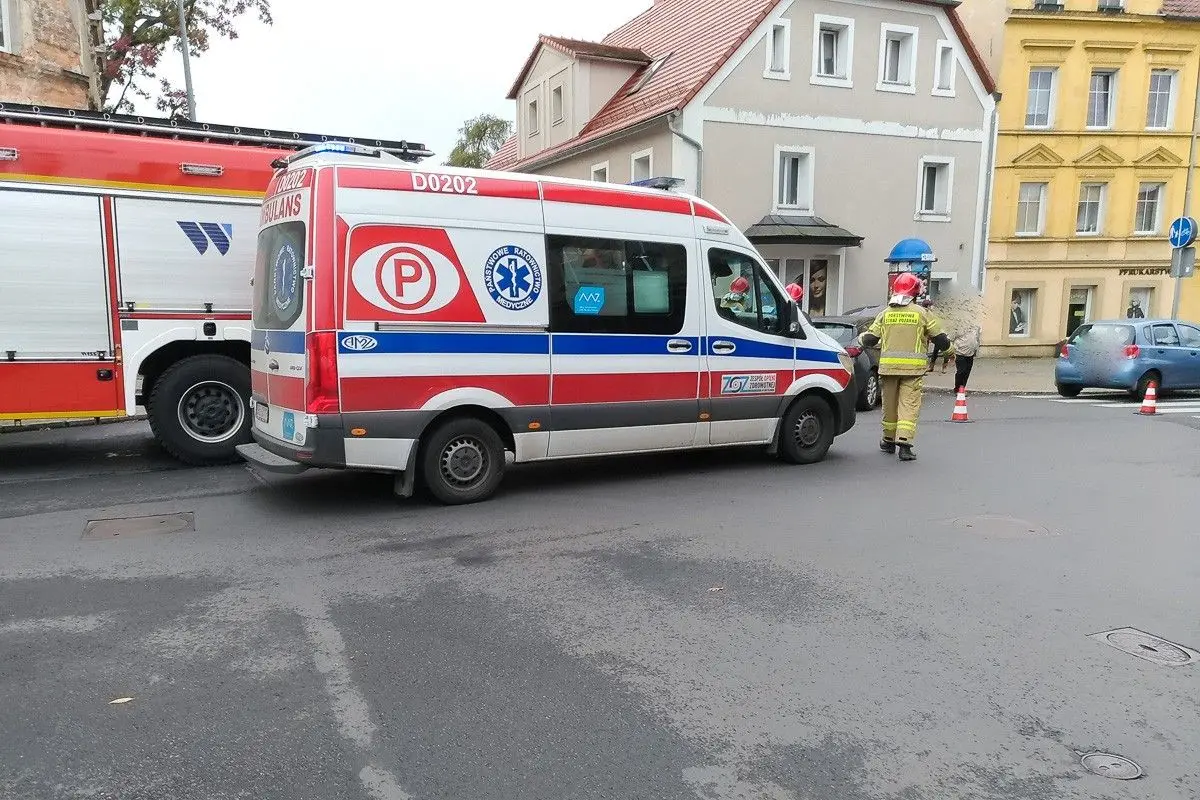Zderzenie opla i daewoo przy ulicy Kubika w Bolesławcu