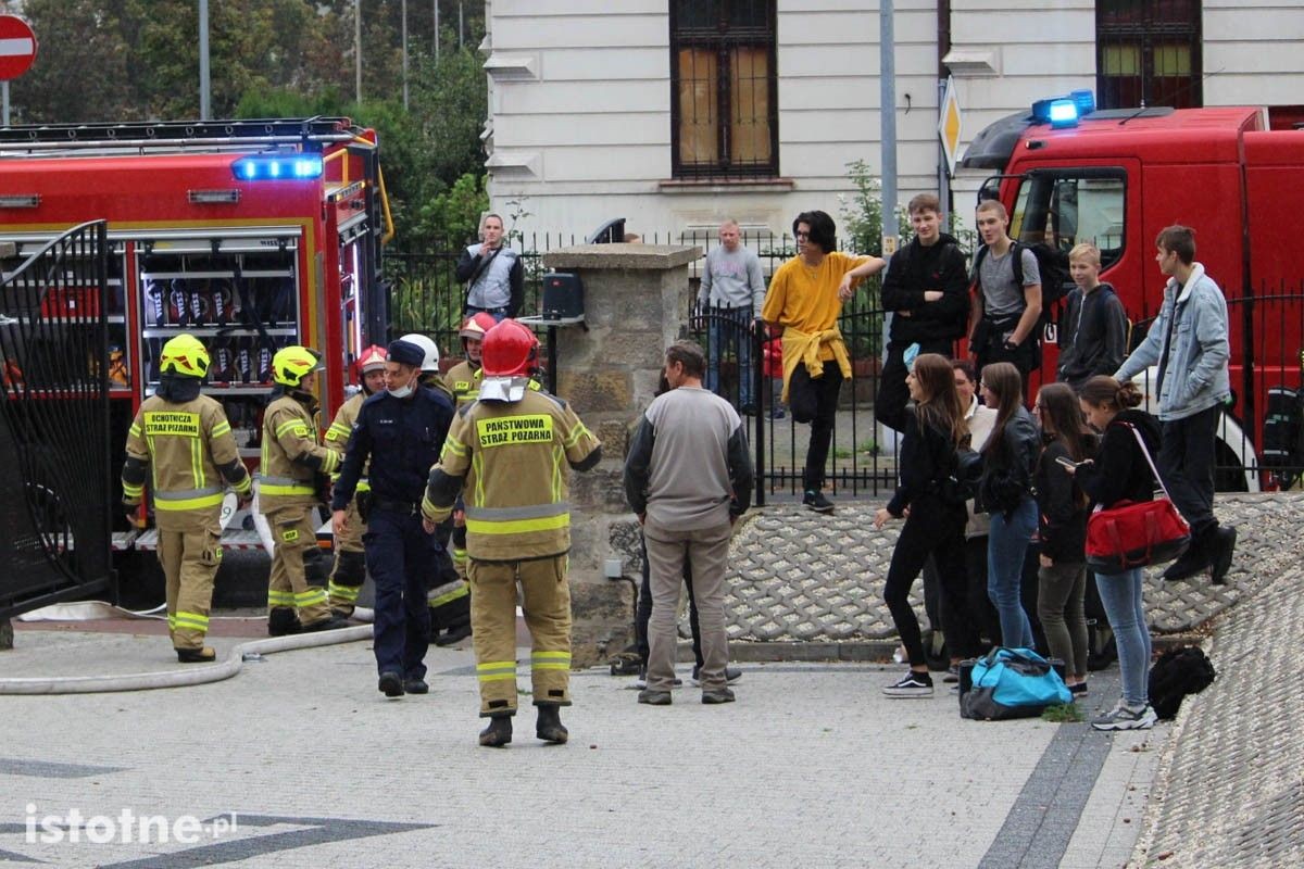 Pożar w budynku bursy szkolnej przy ulicy Karola Miarki.