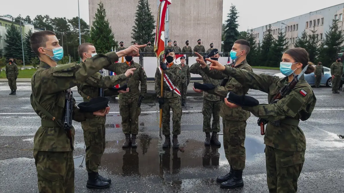 Świętoszów: Żołnierze przysięgali bez rodzin i gości