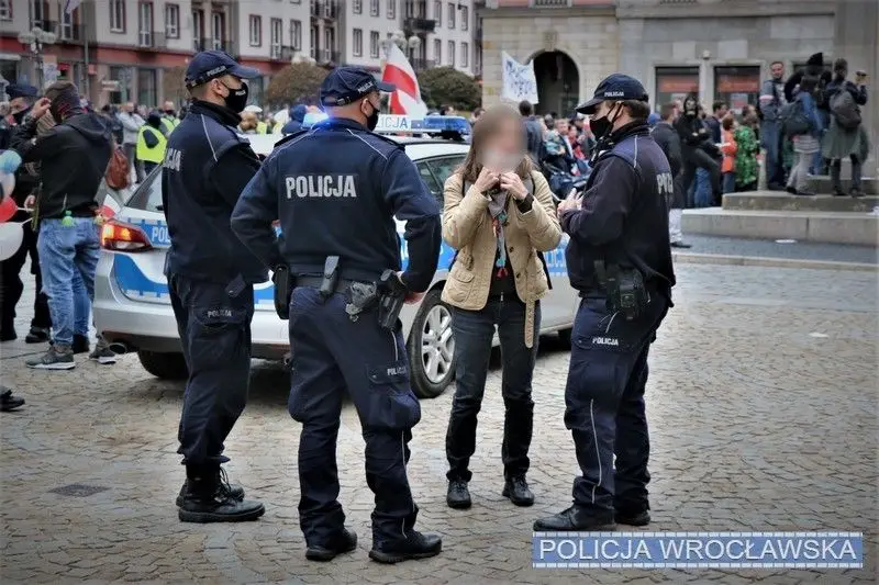 Policja interweniowała w czasie koronaprotestów: ponad 190 wniosków do sądu