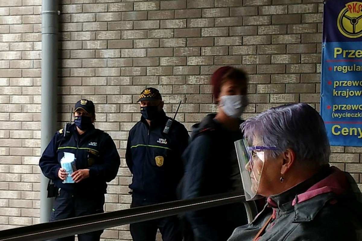 PKS Bolesławiec i Straż Miejska wspólnie w akcji: noś maskę!