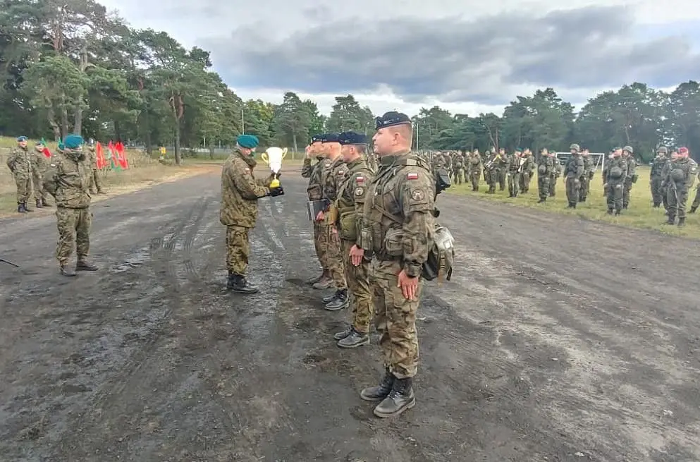 Żołnierze 23 Śląskiego Pułku Artylerii w Bolesławcu na zawodach w Toruniu