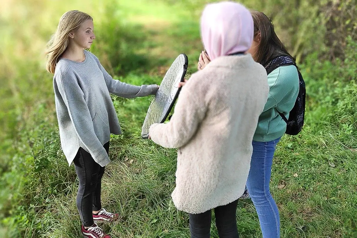 Uczniowie bolesławieckiej „Handlówki” na plenerze fotograficznym w Bukowcu