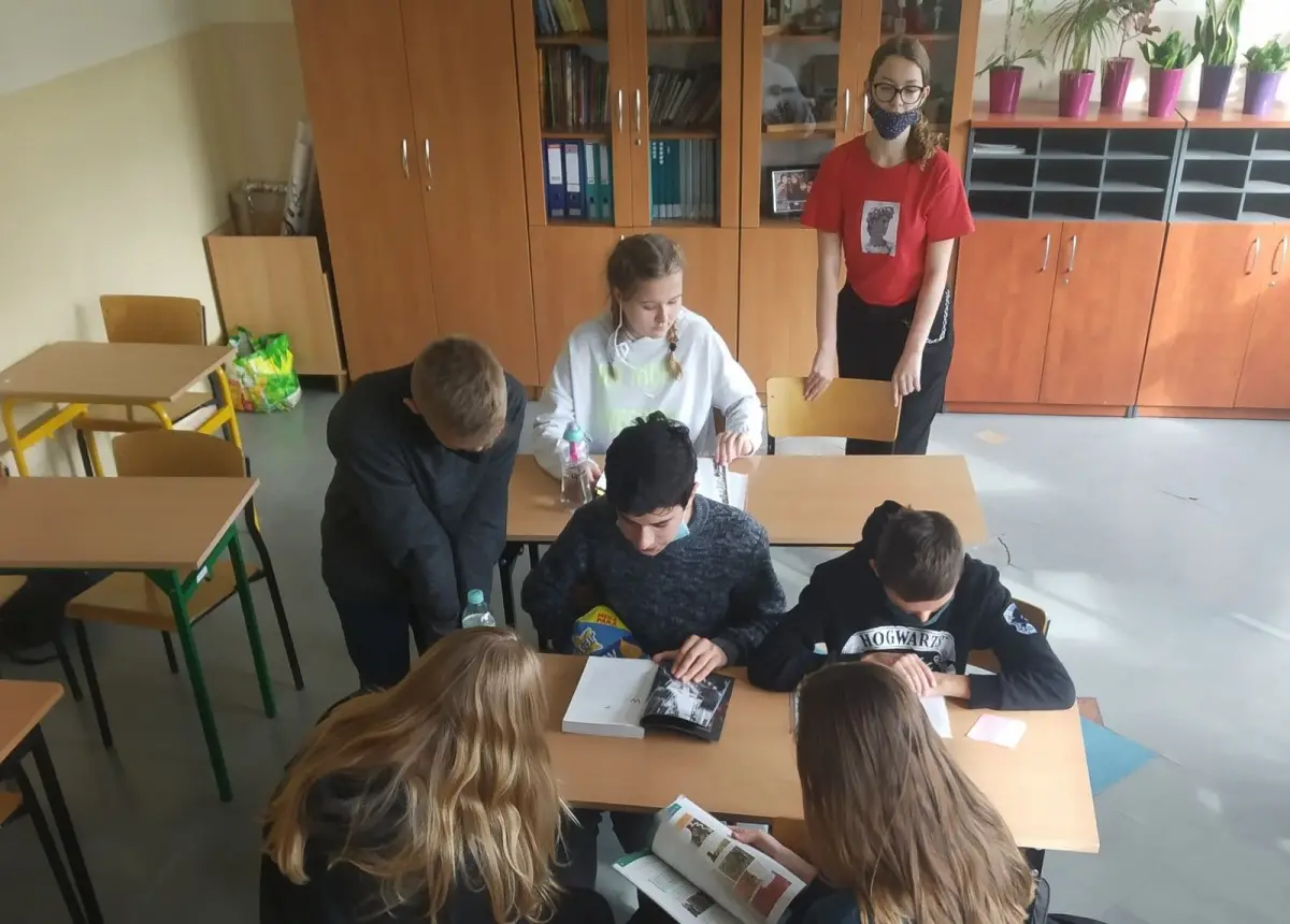 Bicie Rekordu w Czytaniu na Przerwie w „czwórce”