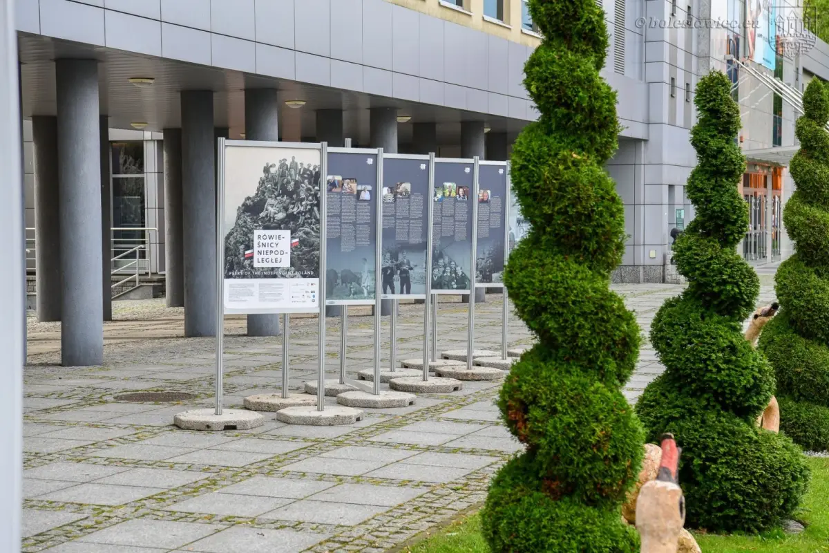 Wystawa „Rówieśnicy Niepodległej” w Bolesławcu