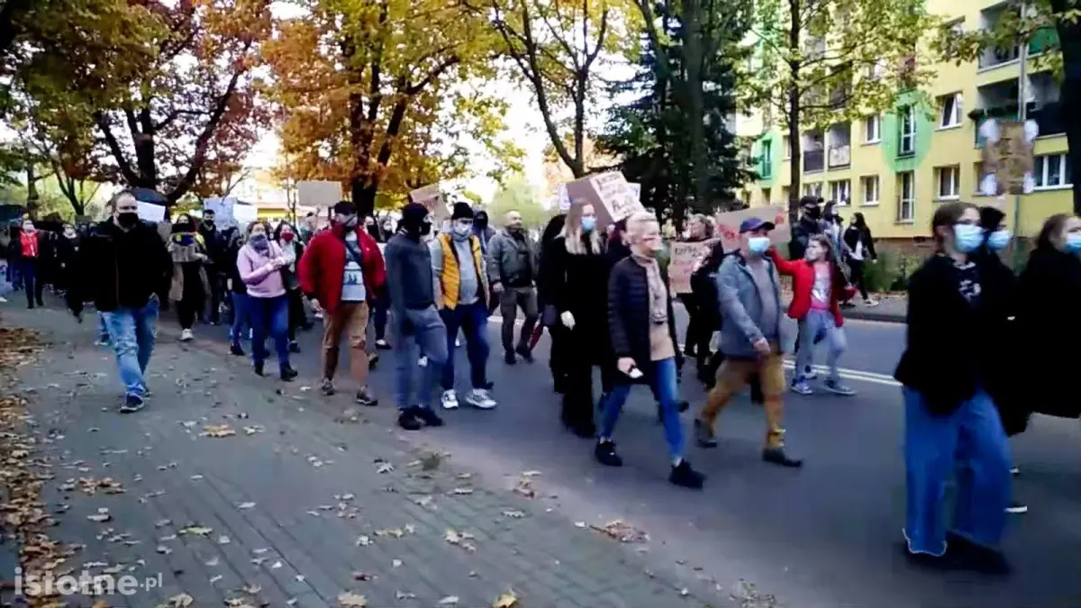 Spacer-protest przeciwko zaostrzeniu przepisów antyaborcyjnych