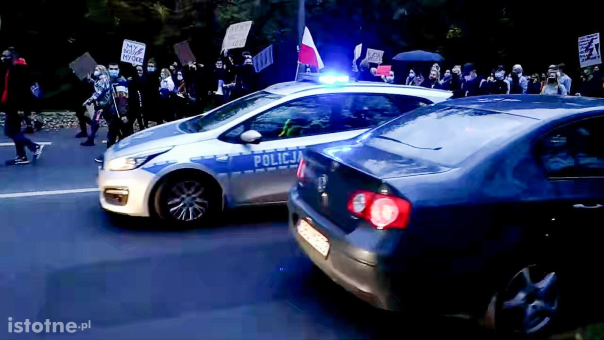 Spacer-protest przeciwko zaostrzeniu przepisów antyaborcyjnych