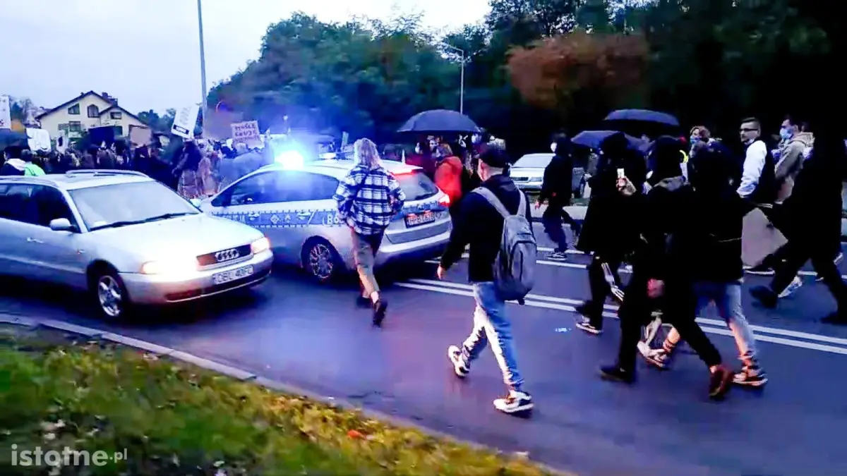 Spacer-protest przeciwko zaostrzeniu przepisów antyaborcyjnych