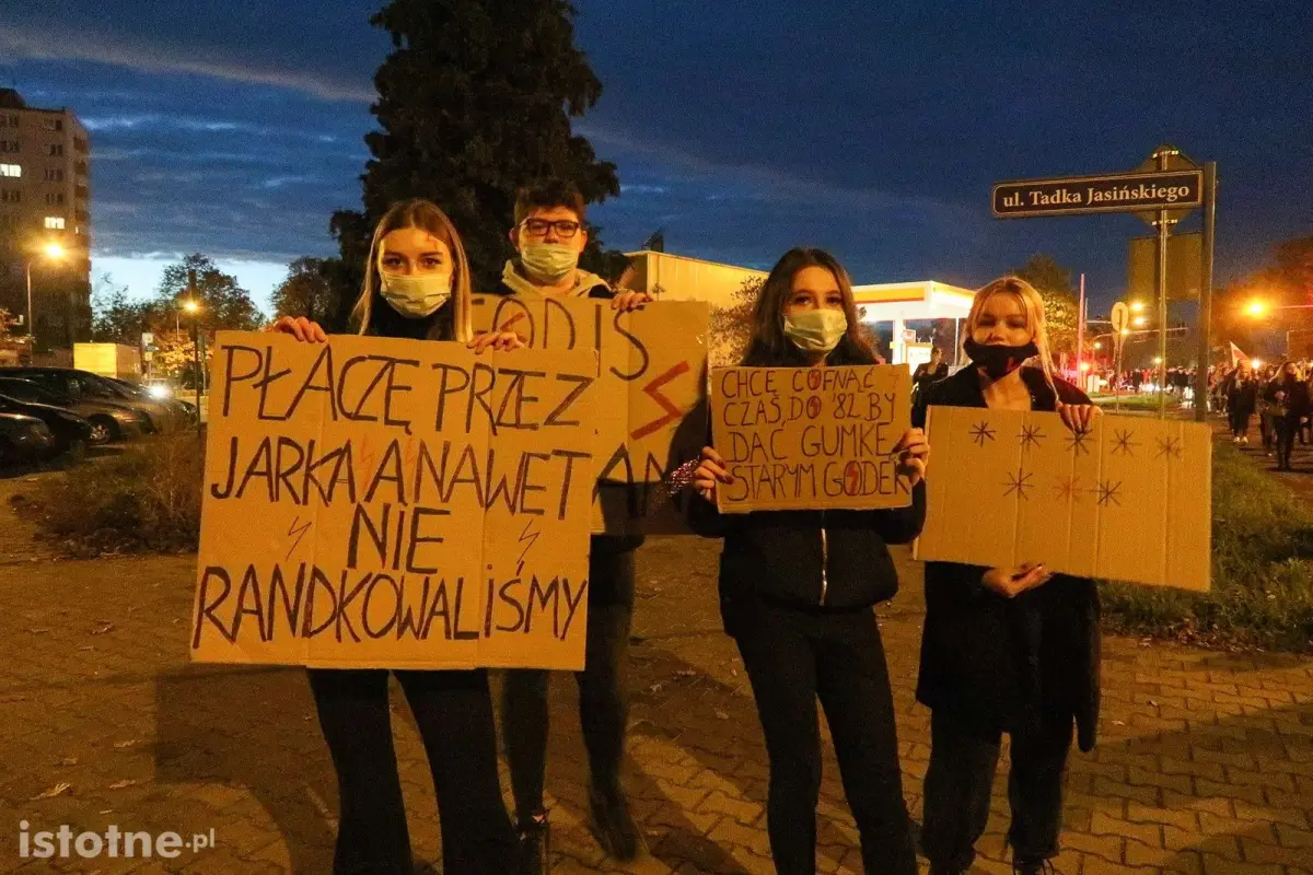 Wieczorny protest w Bolesławcu w sprawie aborcji