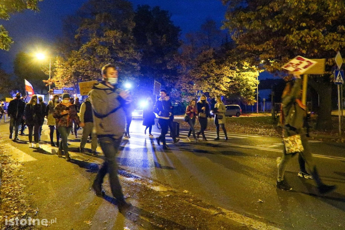 Wieczorny protest w Bolesławcu w sprawie aborcji