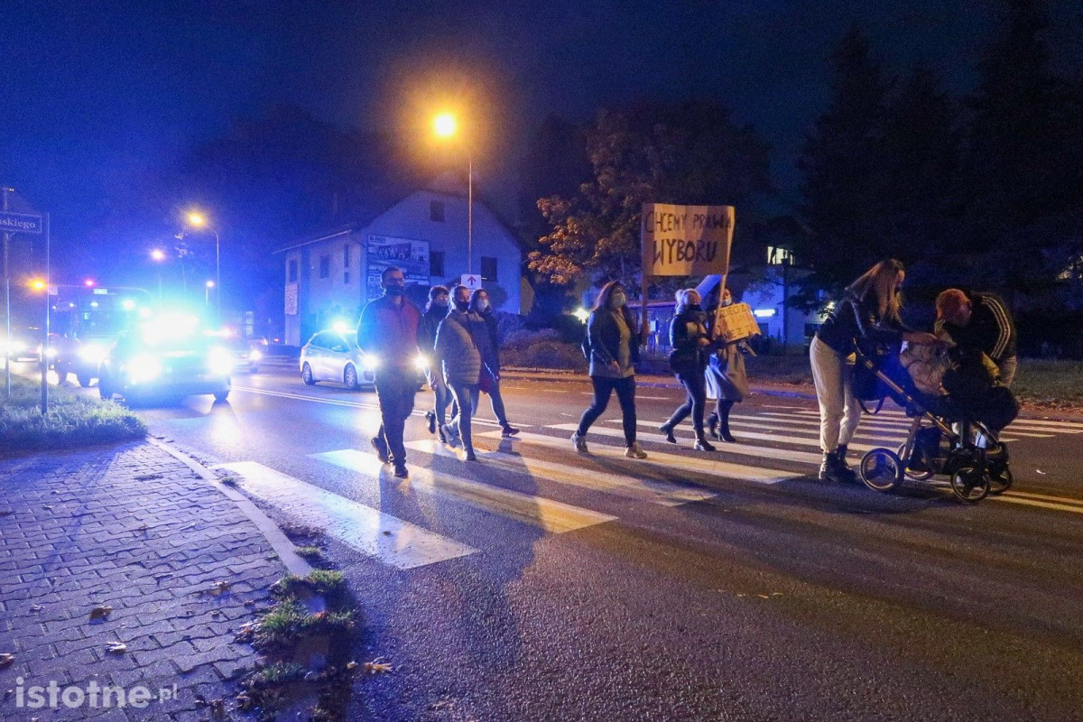 Wieczorny protest w Bolesławcu w sprawie aborcji
