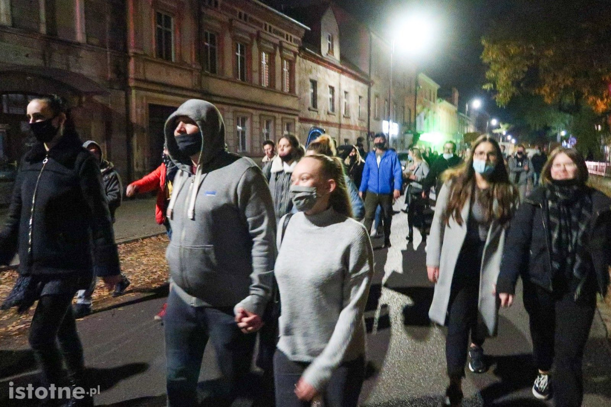 Wieczorny protest w Bolesławcu w sprawie aborcji