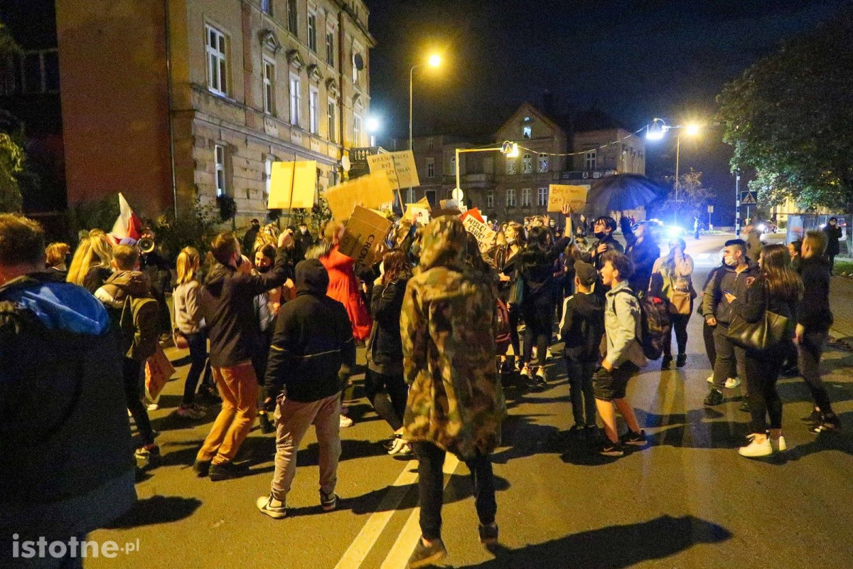 Wieczorny protest w Bolesławcu w sprawie aborcji
