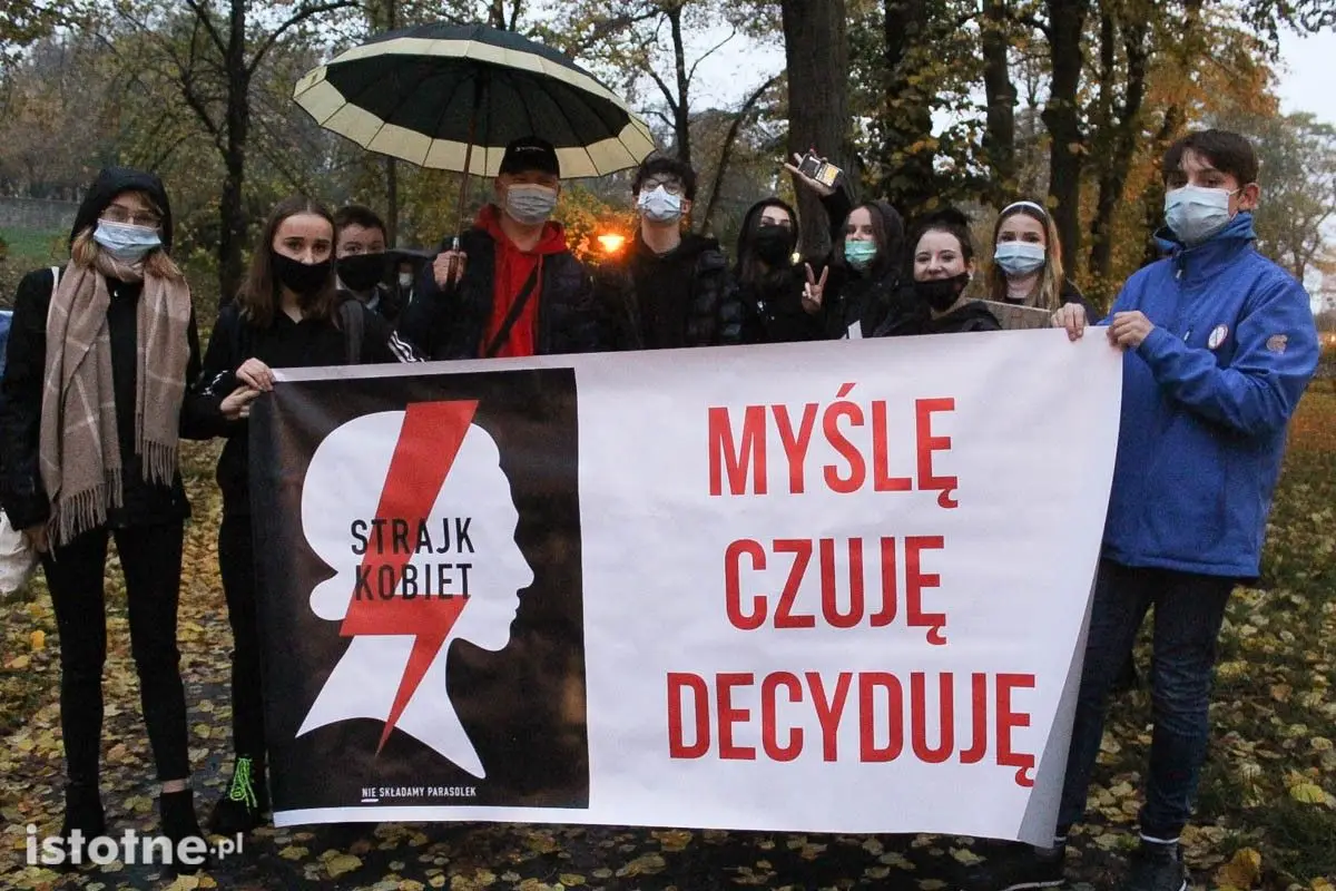 Uczestnicy protestu przeciwko zaostrzeniu przepisów antyaborcyjnych